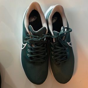 Eagles Nike Pegasus 40